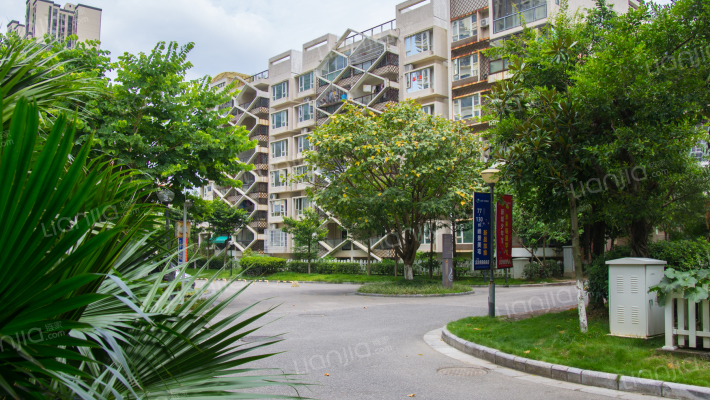 山水凤凰城外景图