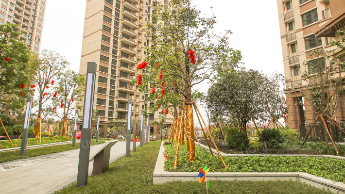 中荟城星钻苑外景图