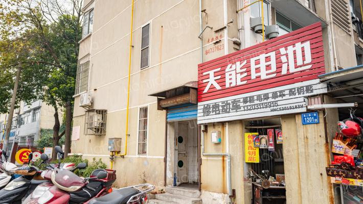 团结渠建管站宿舍楼外景图