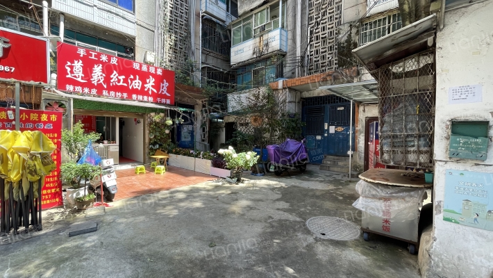 八鸽岩路132号外景图