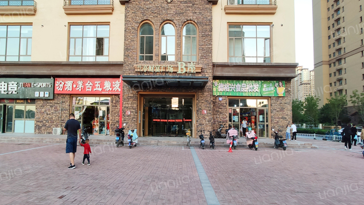 兰亭财富广场外景图