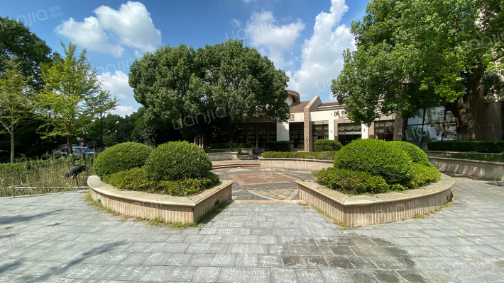 大华西郊别墅外景图