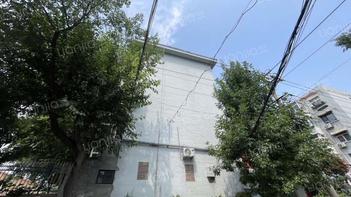 建北小学家属楼外景图
