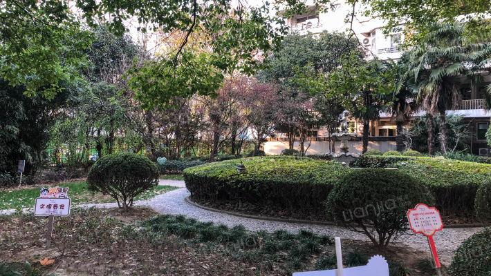 爱博大厦外景图