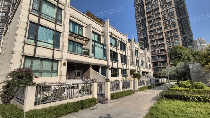 德盛尚峰外景图