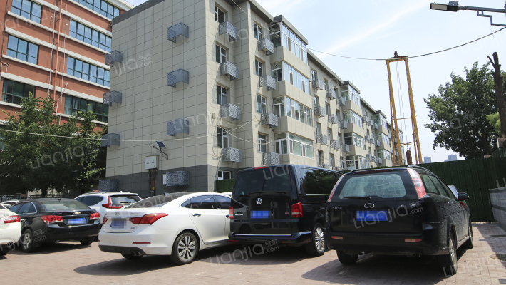 九一小学宿舍外景图