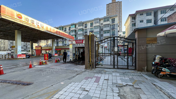 长安区加油站小区外景图