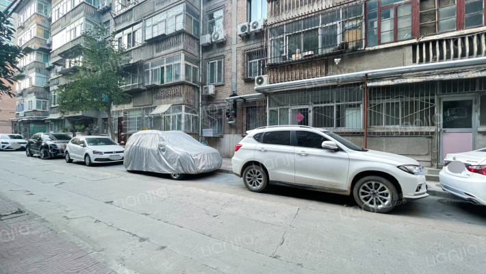 中铁一局家属院外景图