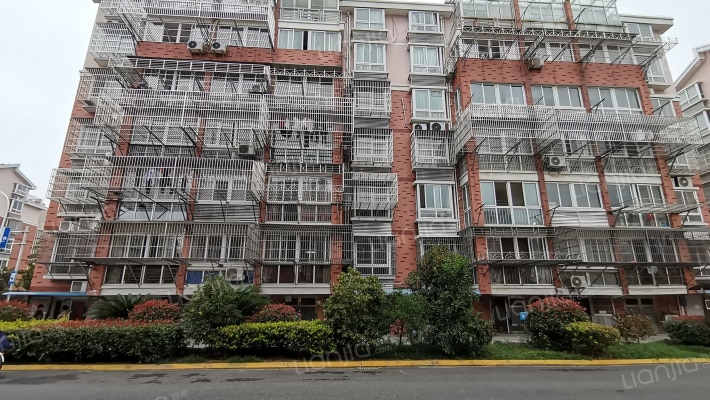 彩臣三村东区外景图