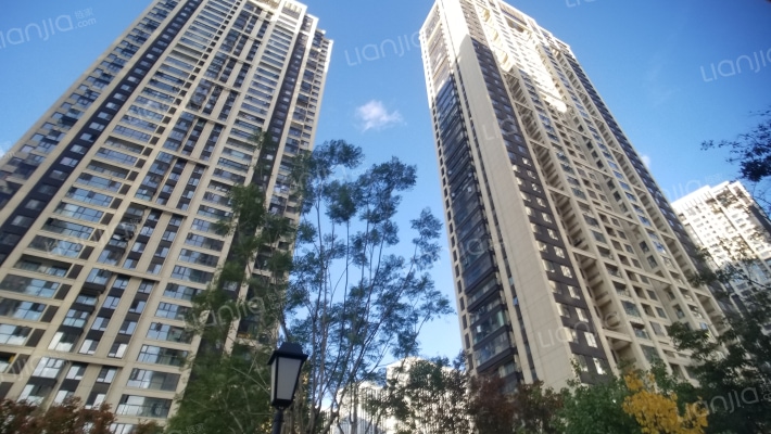 俊发观云海云漫岭外景图