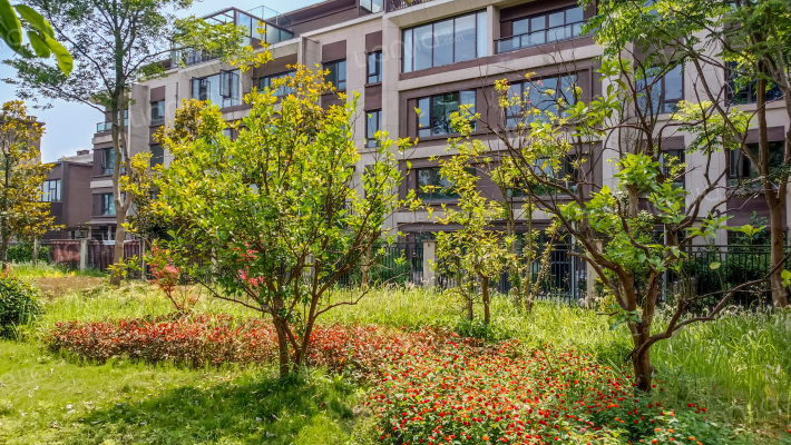 龙湖長滩原麓听麓外景图