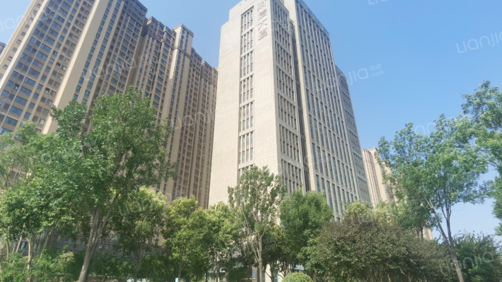 财信大厦外景图