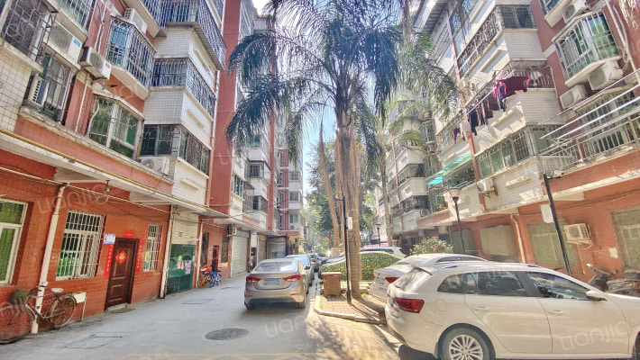 中兴商厦外景图