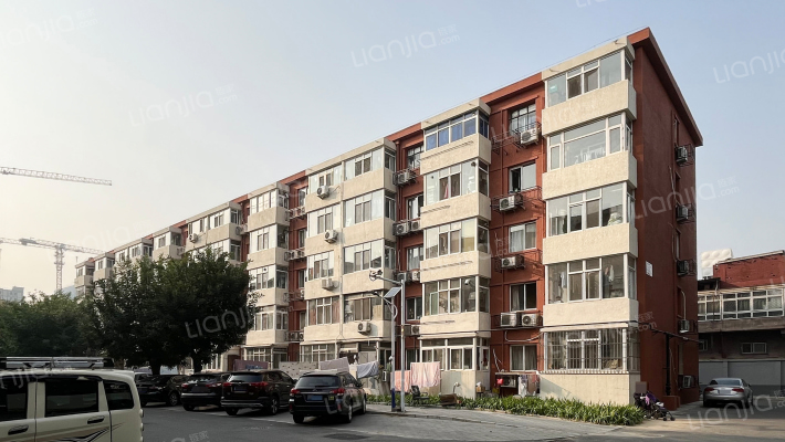 红华住宅区外景图