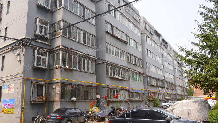 湖畔小区外景图