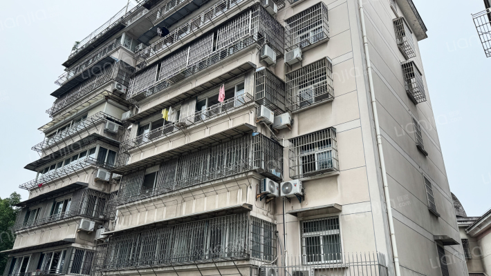 凤凰山庄外景图