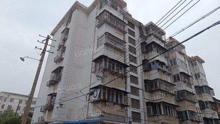 建工三村外景图