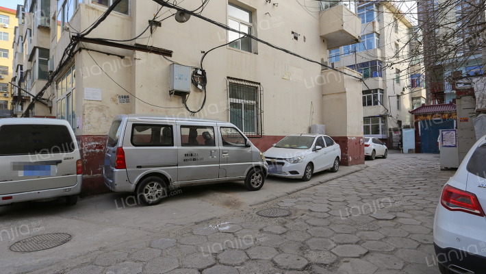 凯旋街东山煤矿宿舍外景图