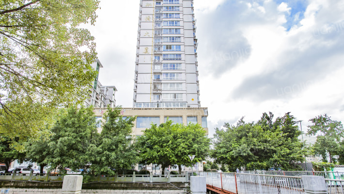 虹桥大厦外景图