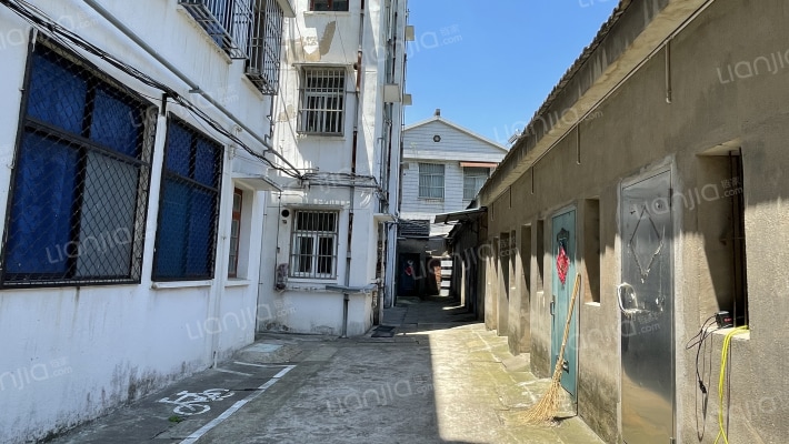 审计局宿舍外景图