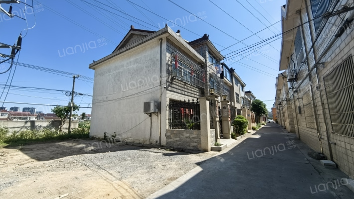 东郊别墅外景图