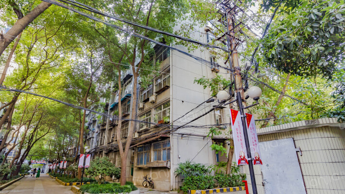 党校宿舍外景图