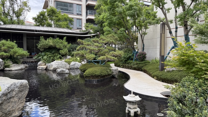 龙湖山海原著外景图