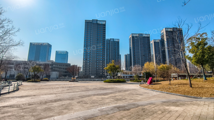 天圣大越城外景图