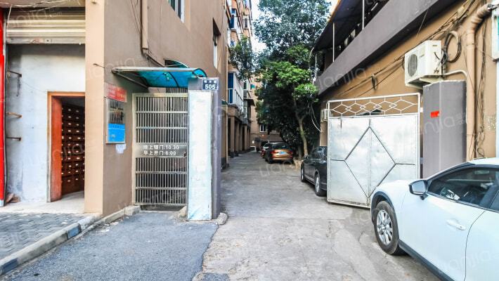 党校综合楼小区外景图