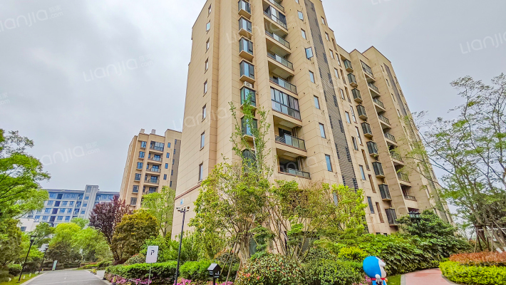 世合理想大地静和里外景图