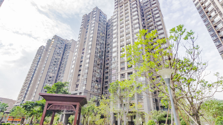 远大城市广场外景图