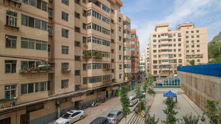 华兴小区外景图