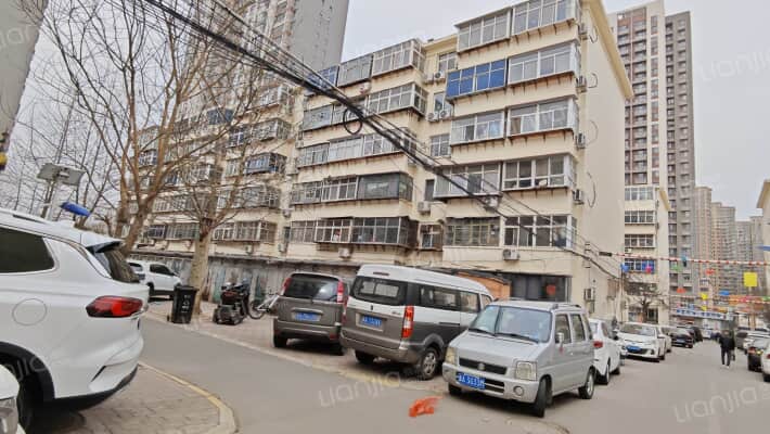 铁六十宿舍外景图