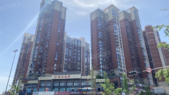 九龙仓时代上城外景图