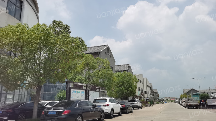 卉丰源花鸟古玩博览中心外景图