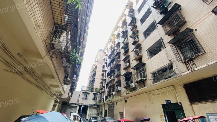 顺华南街外景图