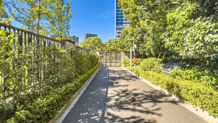 甲第十七外景图