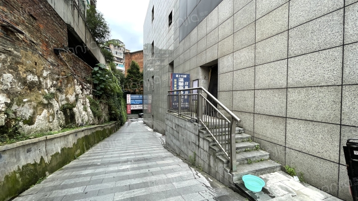 瀑布大厦外景图