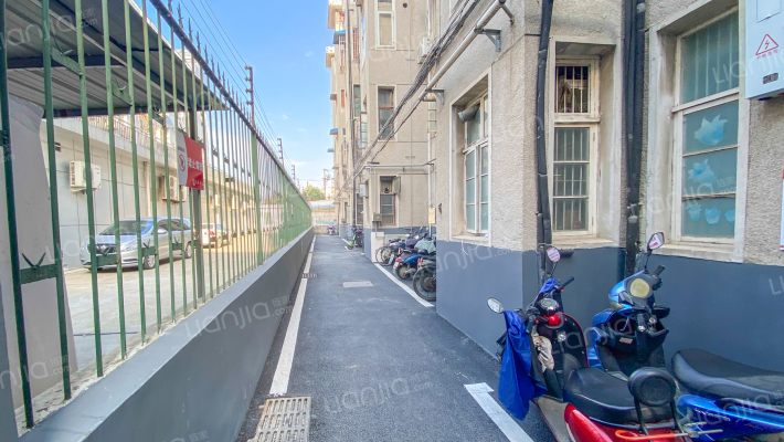 工行宿舍楼外景图