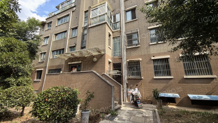 湖山尊邸外景图