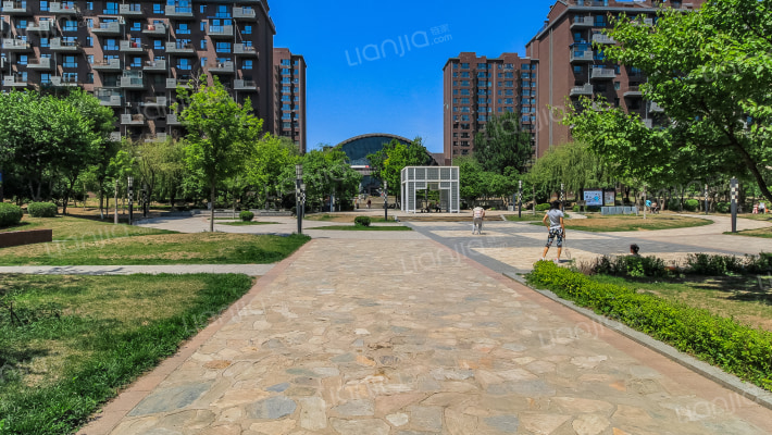 力旺格林春天外景图