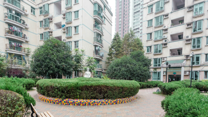 鹦鹉花园外景图