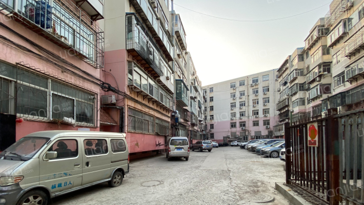 机场路42号外景图