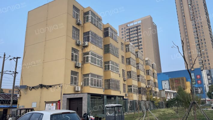 振兴社区干休所小区外景图