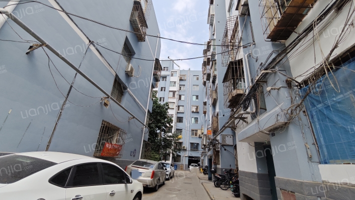 兰铁13号楼小区外景图