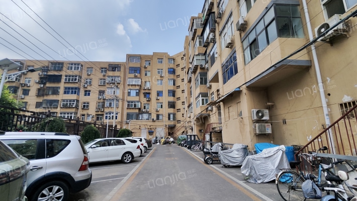 跃进里小区外景图