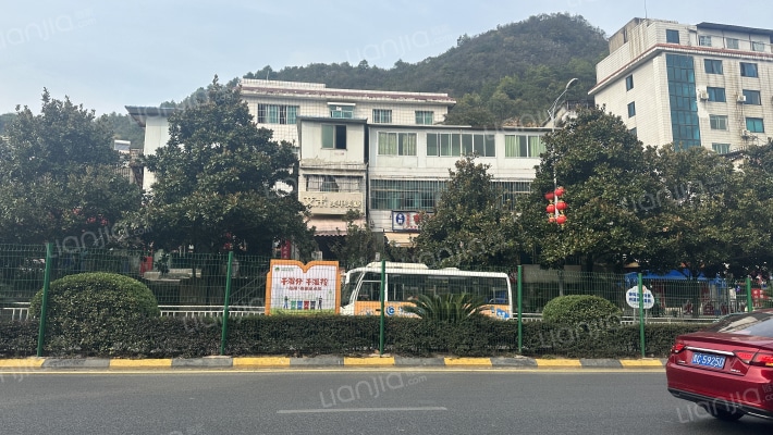 新庄村马陇坝组外景图