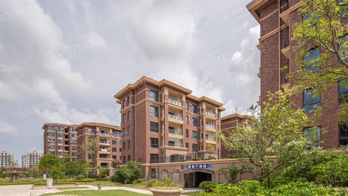 世茂江海天成外景图