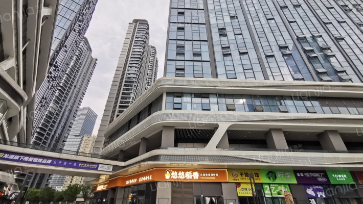 龙湖清能天奕公寓外景图