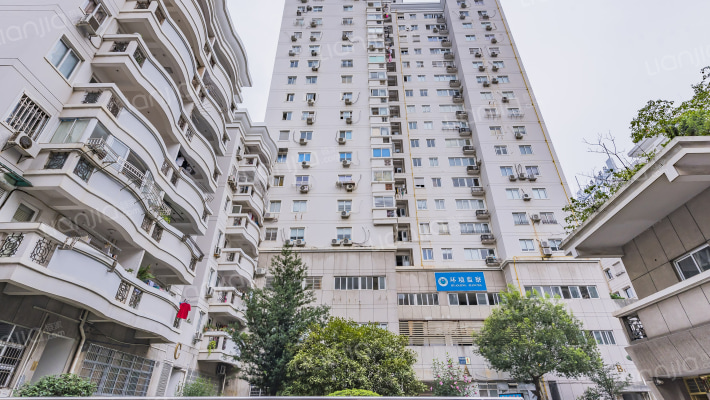 天和大厦外景图